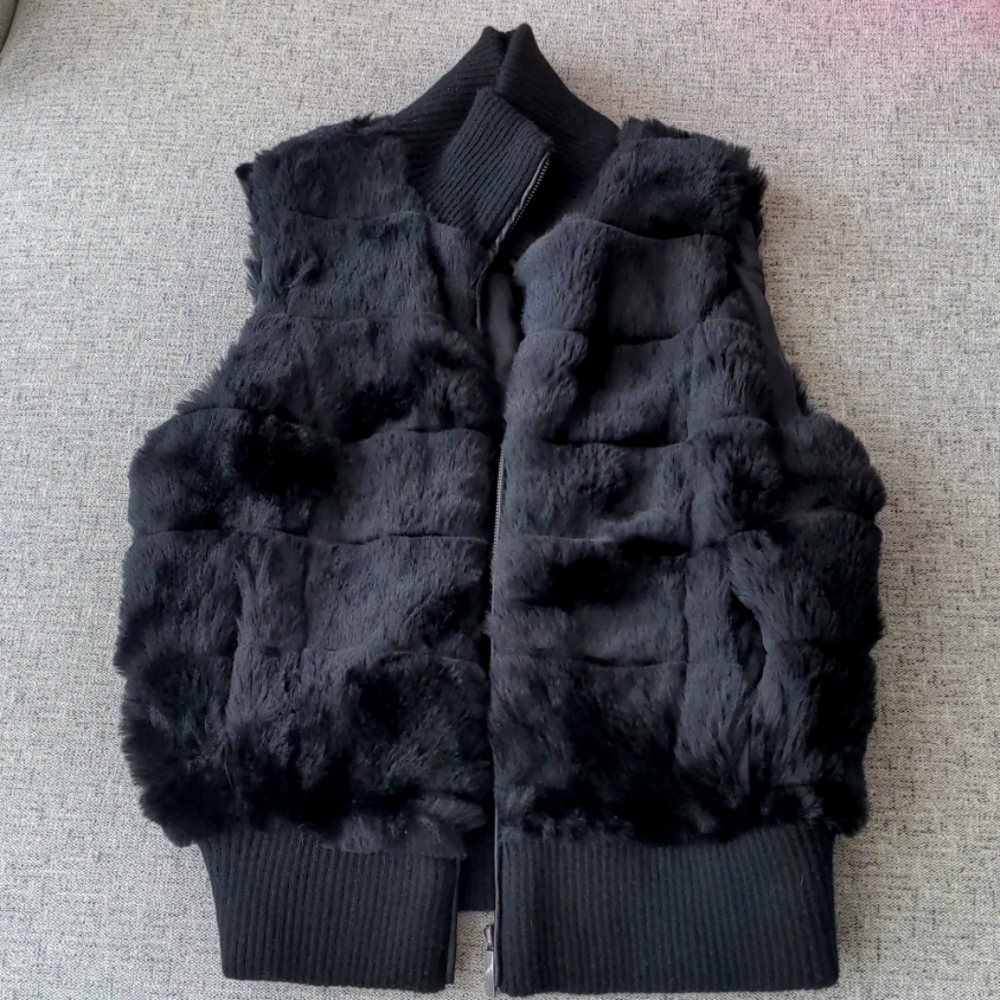Apostrophe black faux fur vest